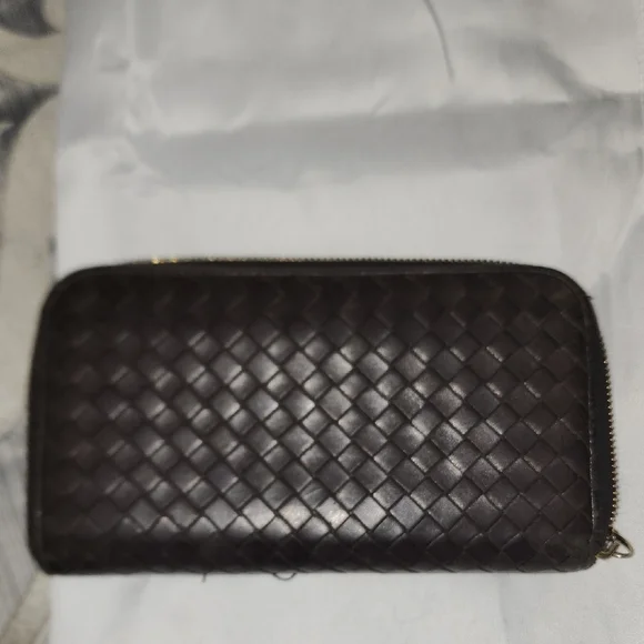 Authentic Bottega Venetta Intrecciato Woven Leather Wallet
